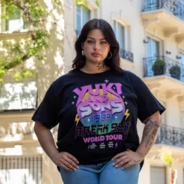 Remera Estampada "Yuki And Songs"