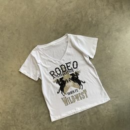 Remera Bordada "Rodeo" Esc. en V